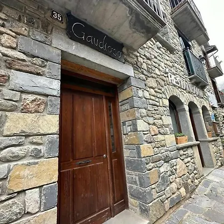 Gaudioso Garaje Y Trastero En Sallent Apartment