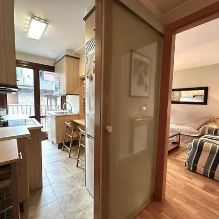 Gaudioso Garaje Y Trastero En Sallent Apartment